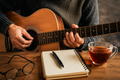 The Basics Of Pro Songwriting: How the Pros Write Hit Songs